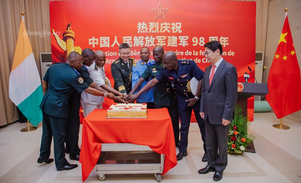 Côte d’Ivoire : l’ambassade de Chine célèbre le 98e anniversaire de l’Armée Populaire de Libération