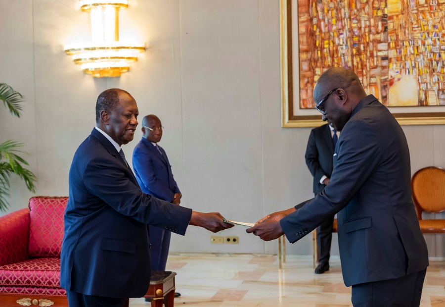 Le Chef de l’État a reçu les Lettres de Créance de cinq nouveaux Ambassadeurs accrédités en Côte d’Ivoire