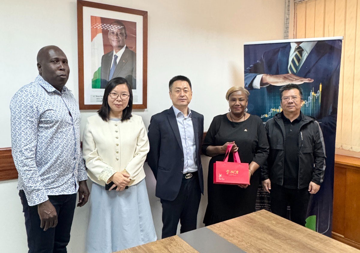 Côte d’Ivoire : le CEPICI et l'entreprise IVEN explorent les opportunités d'investissement dans le secteur pharmaceutique ivoirien