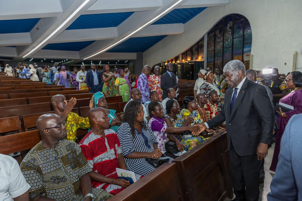 Côte d’Ivoire : le Premier ministre, Beugré Mambé témoigne sa reconnaissance à feu Monseigneur Siméon Ahouanan