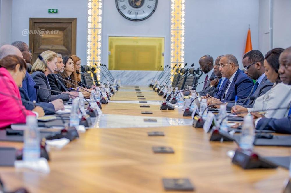 Côte d’Ivoire: le Premier Ministre Patrick Achi échange avec une délégation de l’USAID