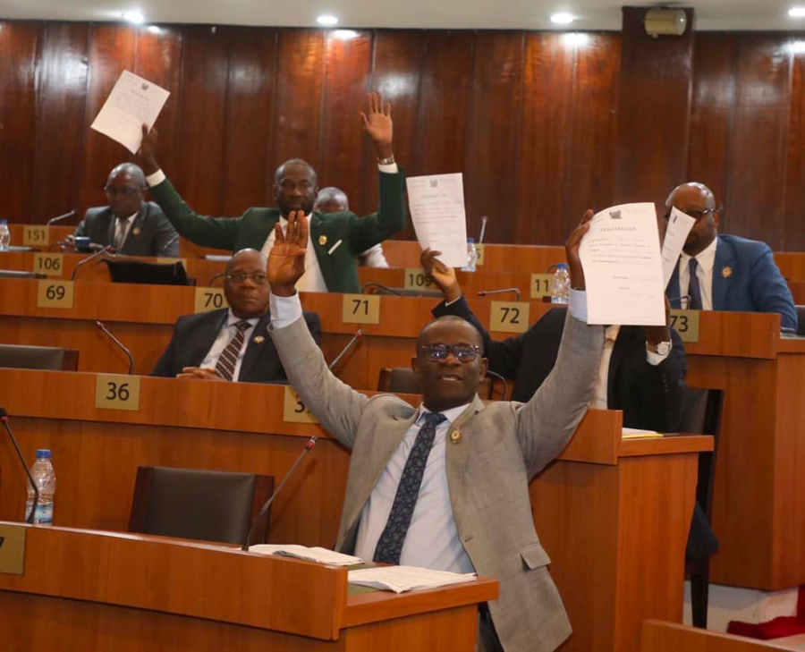 Côte d’Ivoire : le projet de loi portant ratification de l’ordonnance n° 2024-368 du 12 juin 2024 relative à l’organisation de la société civile adopté
