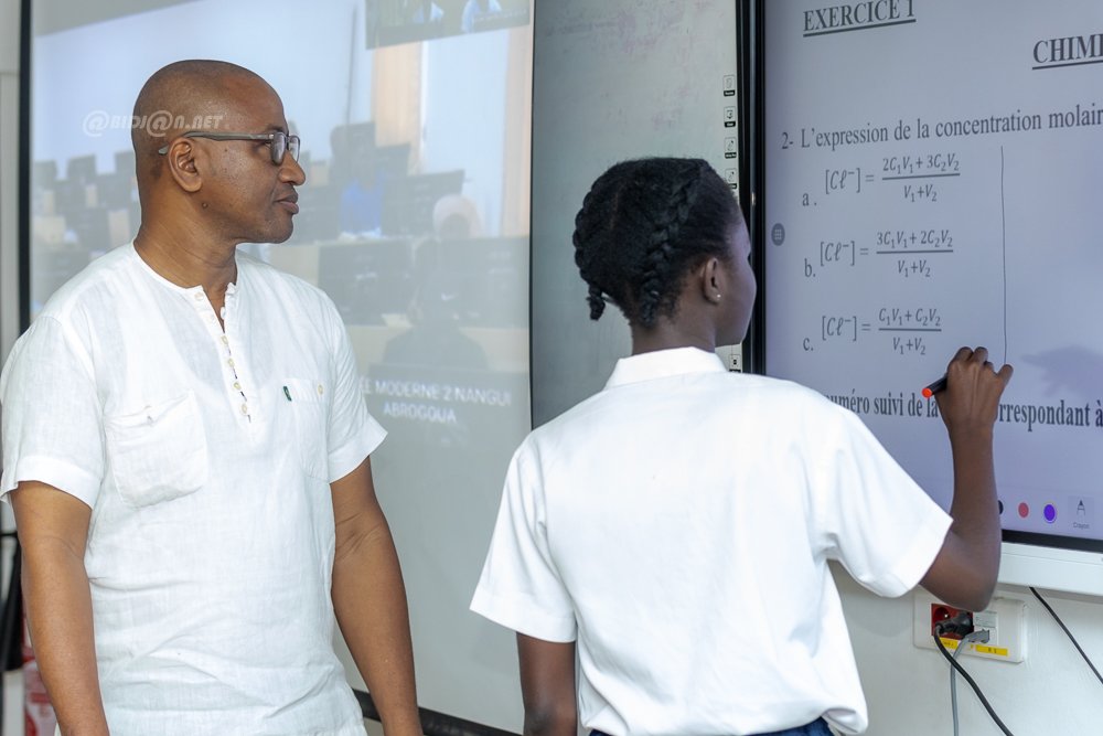 Côte d’Ivoire : Opération “Prépa du Bac” : Quand le numérique connecte plus de 600 élèves dans 31 établissements
