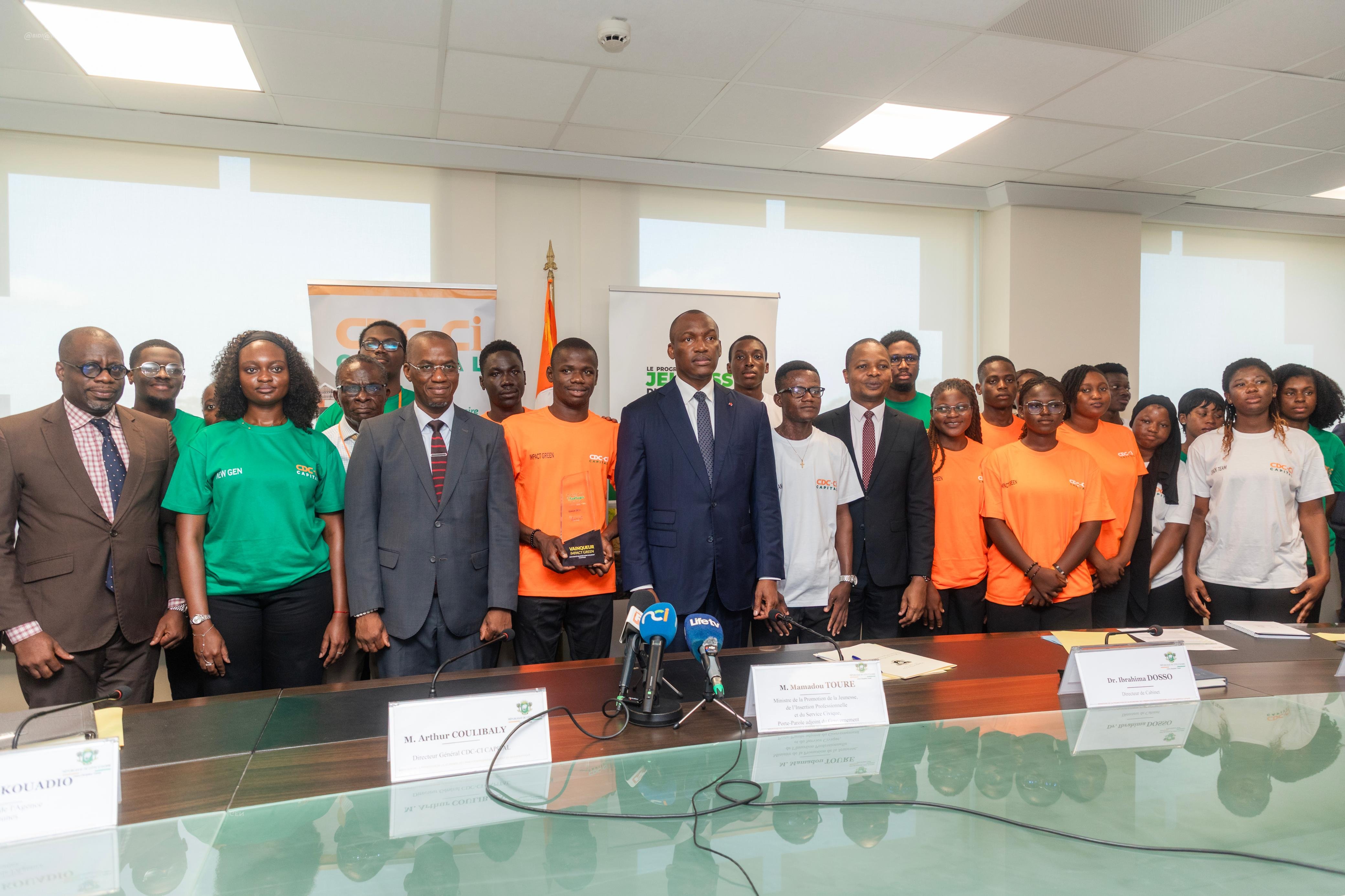 Côte d’Ivoire/ Prix de l’Étudiant-Entrepreneur : trois équipes universitaires se partagent 50 millions FCFA    