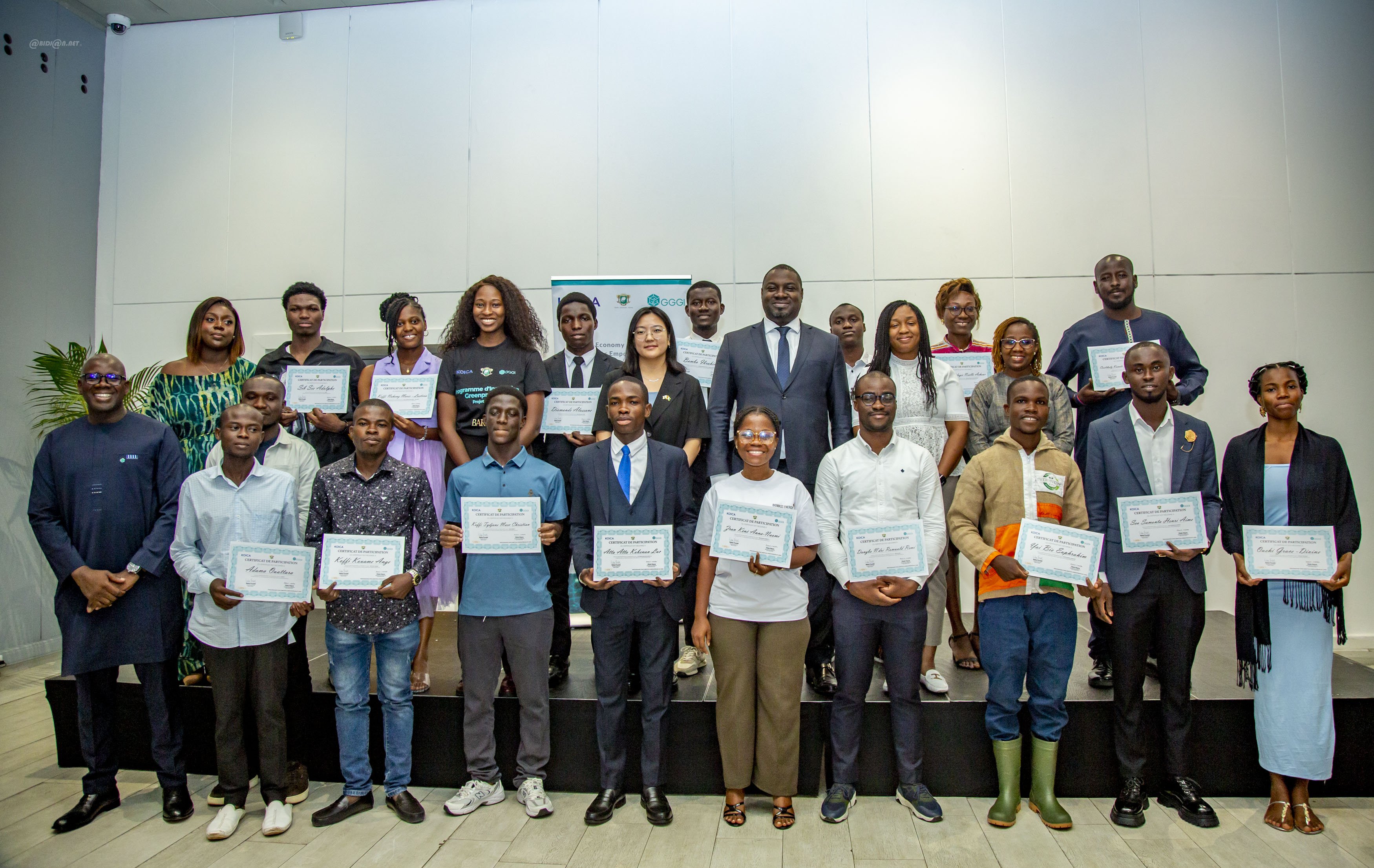 Côte d’Ivoire: remise de certificats au profit de jeunes entrepreneurs engagés dans la transition verte