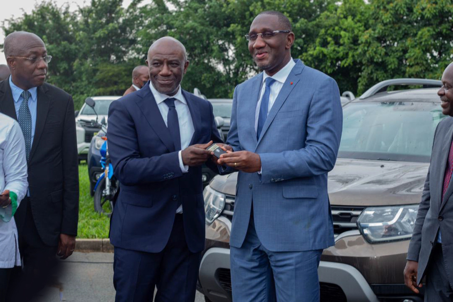 Côte d’Ivoire: Roger Adom équipe l’OCPV  de 17 véhicules  et 50 motos