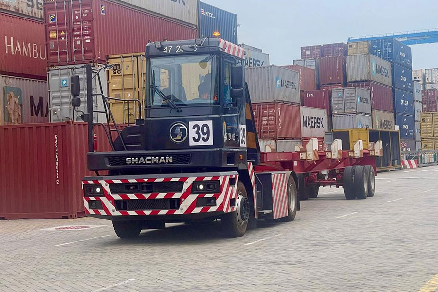 Port d’Abidjan : Côte d’Ivoire Terminal réceptionne 21 tracteurs électriques pour accélérer ses opérations