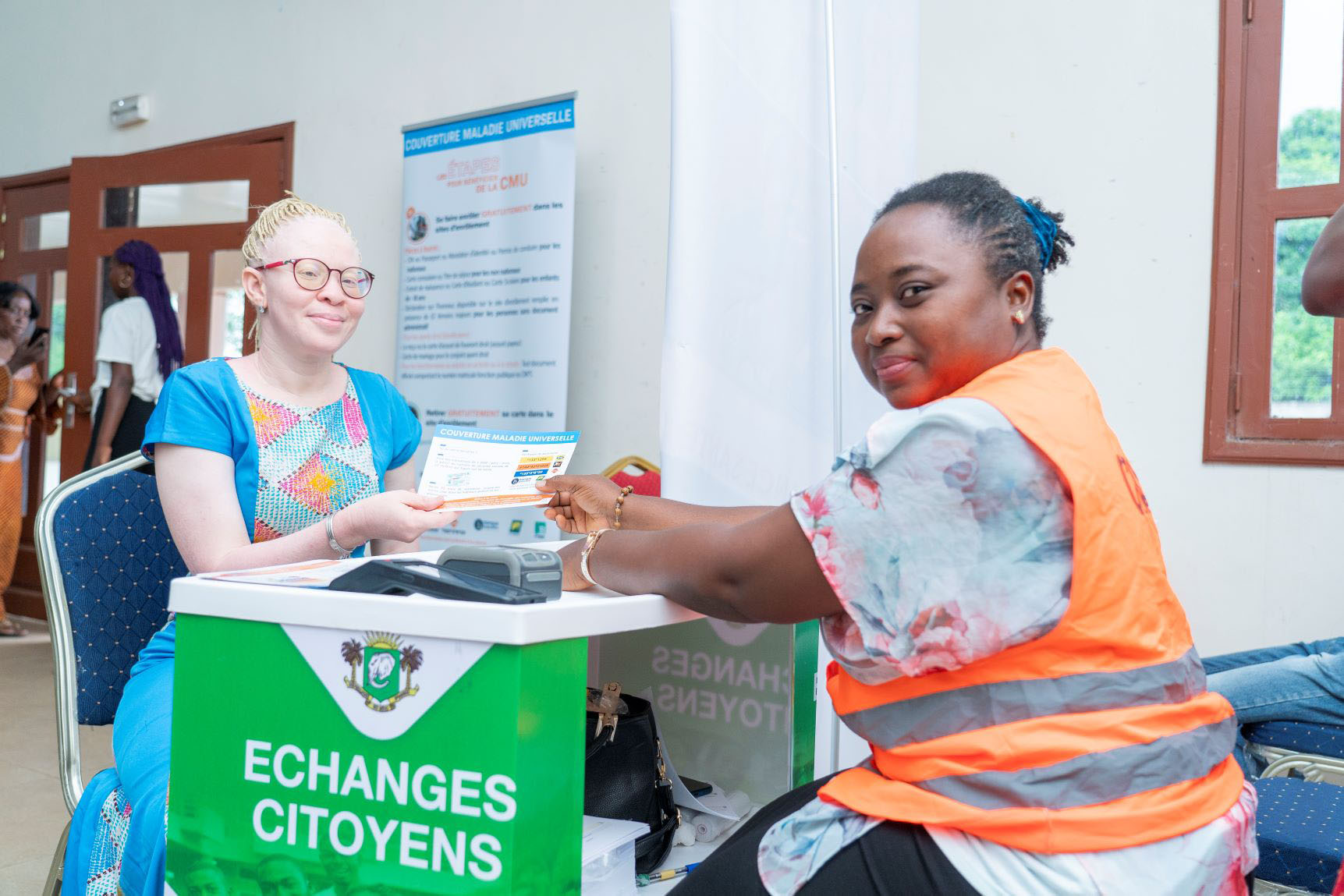 Couverture Maladie universelle/District autonome des Lacs : des personnes s'enrôlent en marge de