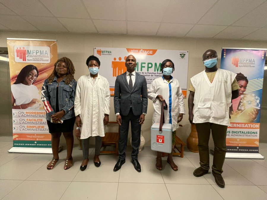 Covid-19 en Côte d'Ivoire: 160 agents d'un secrétariat d'Etat se font vacciner