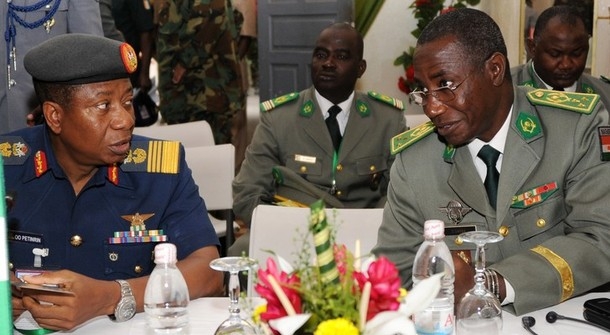 Des chefs militaires ouest-africains préparent l`envoi d`une force au Mali
