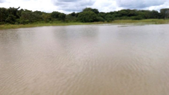 Bonnes affaires des piroguiers et inquiétudes des habitants face à la crue de la rivière Bou à Tortiya