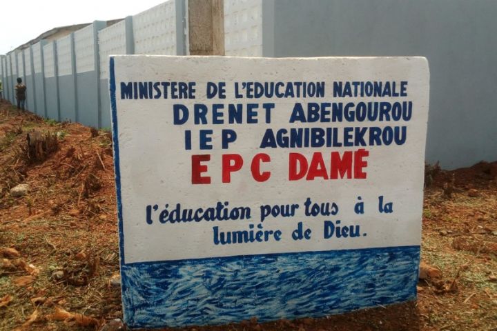 Une fondation fait don d’une école primaire à l’église catholique de Damé