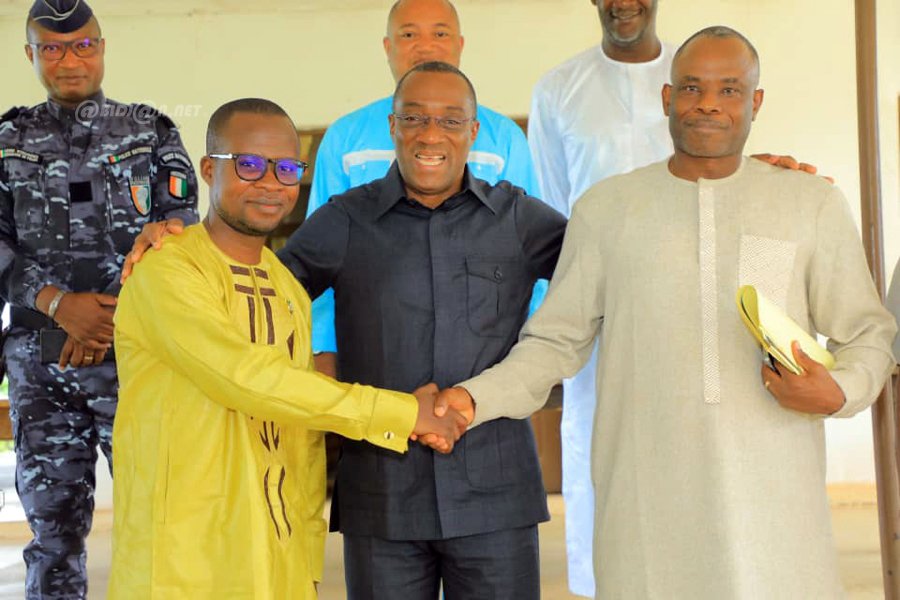 Danané: Claude Sahy réconcilie le maire et son prédécesseur