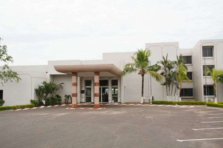 Le palais des congrès de l’hôtel de la paix de Daoukro vandalisé