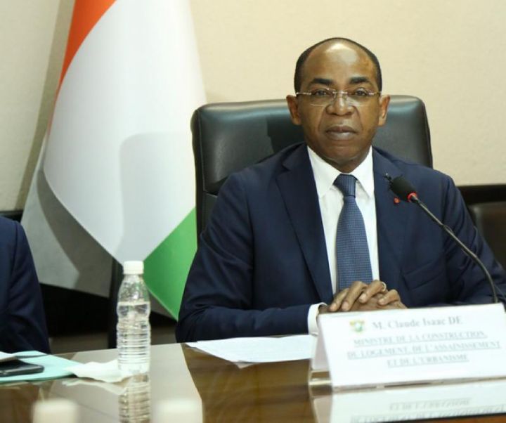 Construction anarchique à Abidjan: Le ministre de la Construction fait arrêter plusieurs chantiers