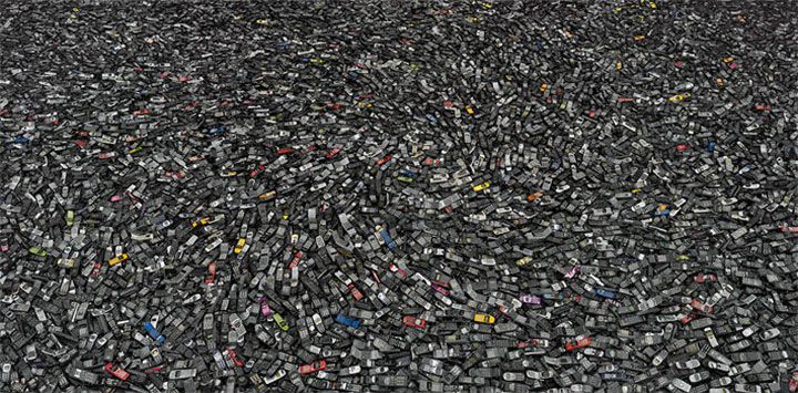 Côte d’Ivoire : des tonnes de déchets de mobiles convoyées en France pour recyclage