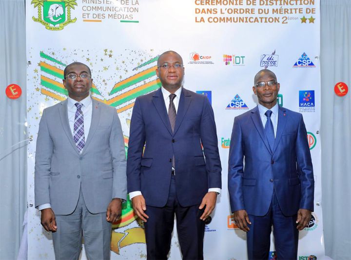 2ème édition de l’ordre du Mérite de la Communication : 65 personnalités honorées par la tutelle.