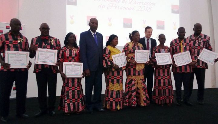 Le ministre Abinan Pascal félicite les employés de la SGBCI pour leur mérite au travail