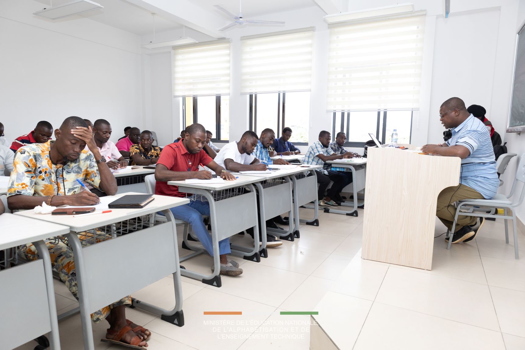Démarrage de la formation des 1 800 enseignants contractuels de lycées et collèges recrutés en Mathématiques et Physiques : les bénéficiaires expriment leur reconnaissance