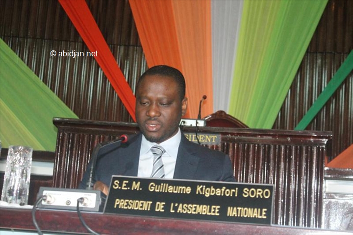 Aïchatou Mindaoudou et Soro Guillaume discutent de la situation sociopolitique