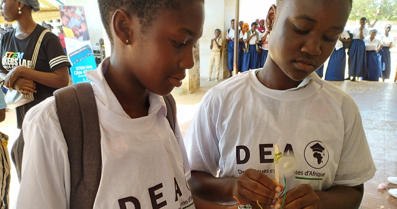 Des lycéennes de Dabou initiées aux métiers de la science et de la technologie