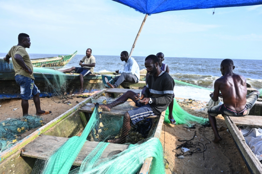 En Côte d'Ivoire, les petits pêcheurs chôment pour protéger les poissons