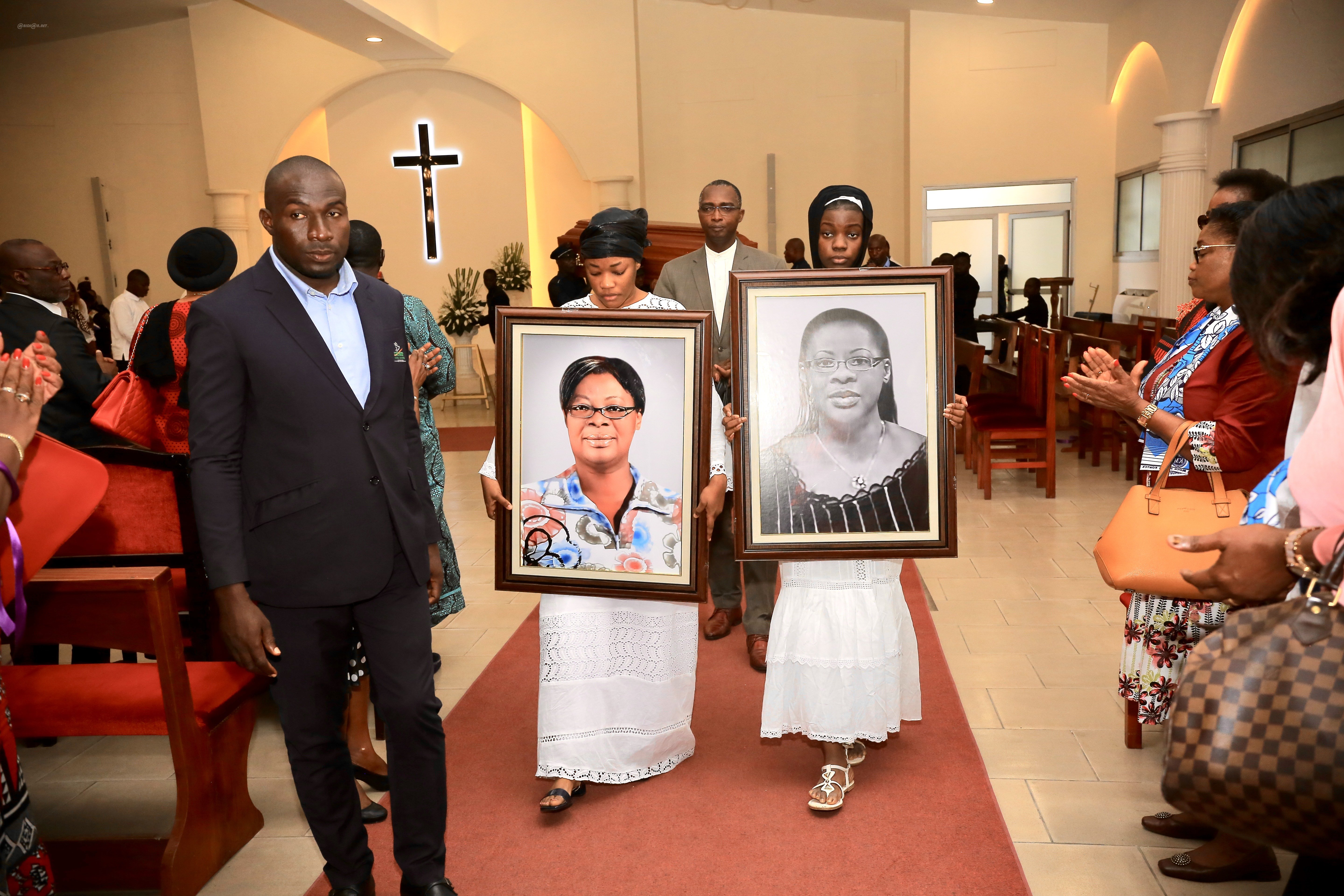 Côte d'Ivoire : l'ex-journaliste Awa Ehoura inhumée à Koumassi