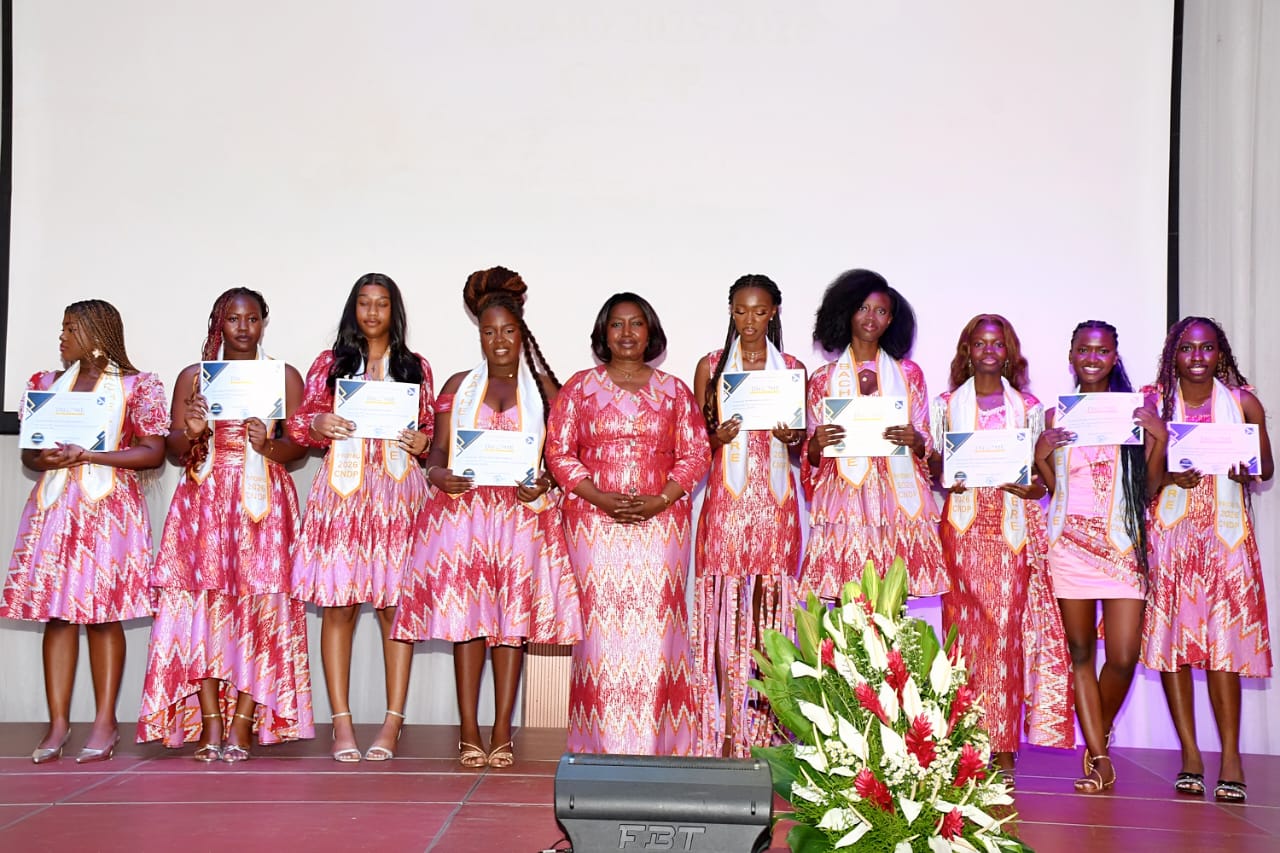 Collège Notre Dame du Plateau : Me Linda Diplo exhorte les nouvelles bachelières à l'excellence et au leadership féminin
