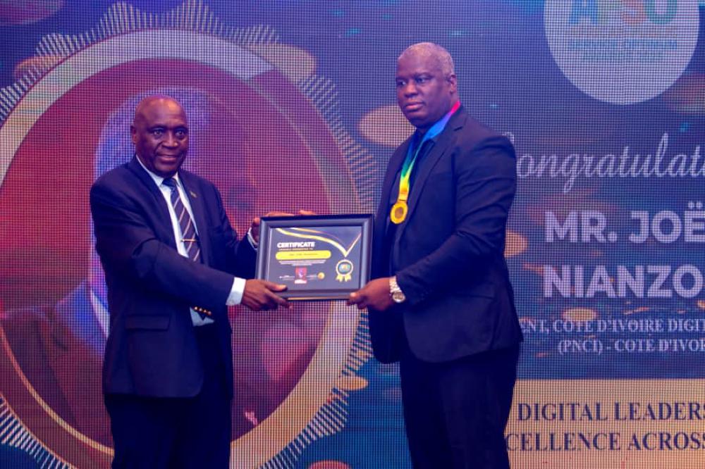 Digital en Afrique: Joël Nianzou distingué