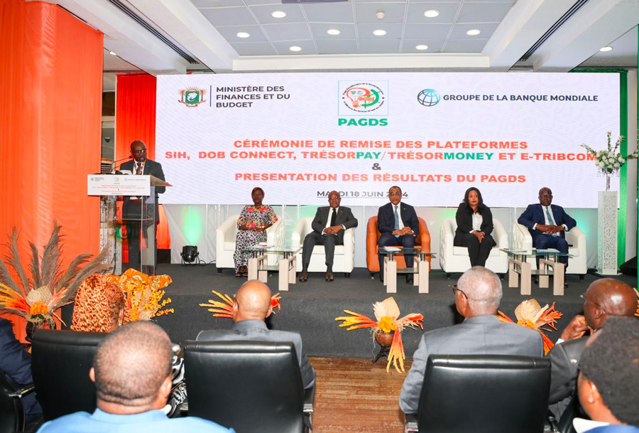 Digitalisation des procédures administratives : des plateformes numériques remises à des membres du gouvernement