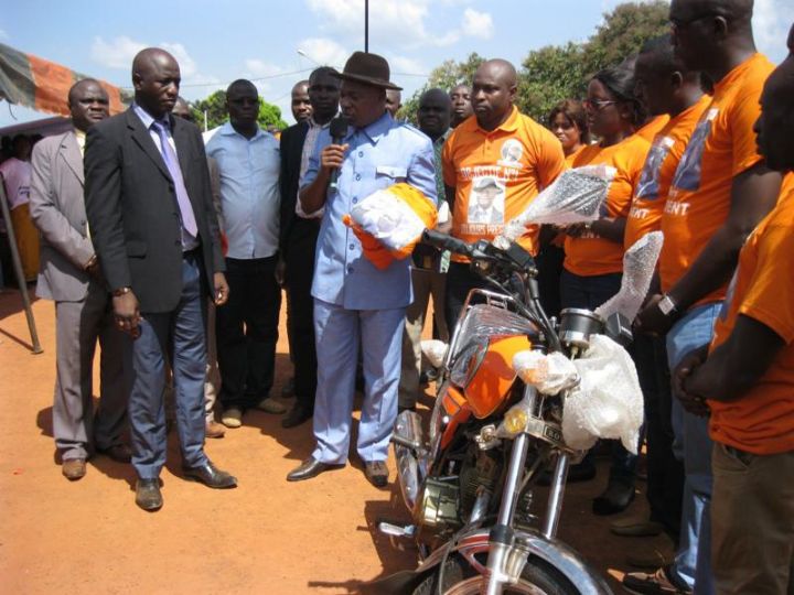 Politique Dikodougou le peuple ‘’kouflo’’ dit oui à l’appel de Daoukro « Le tandem Bedié -Ouattara, le tandem gagnant… ».