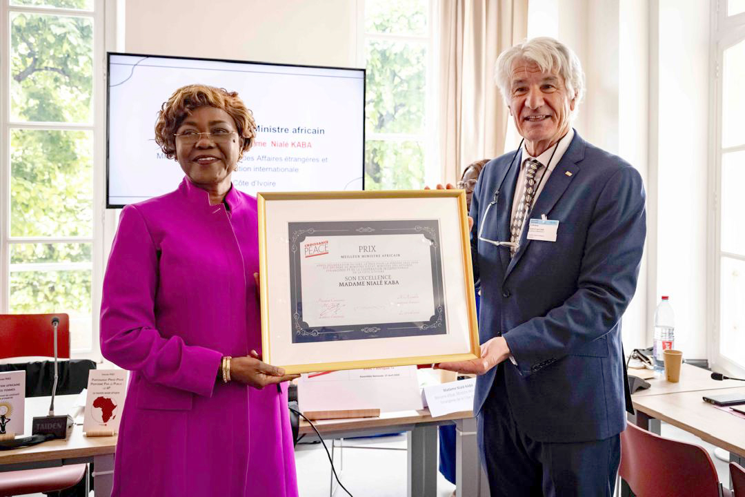 Diplomatie ivoirienne : La ministre d’État Nialé Kaba désignée meilleure ministre africaine de l’année 2026 au palais Bourbon