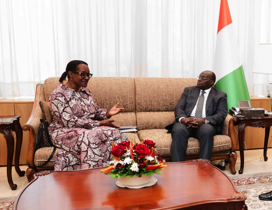  Le Vice-Président de la République a échangé avec des Ambassadeurs et la Directrice Régionale de ONUSIDA