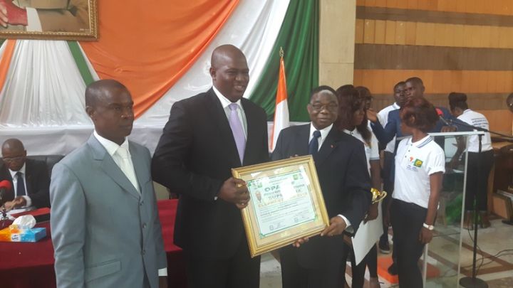 Secteur des transports: Le Secrétaire Général de l’OFT primé