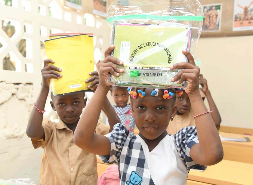 Distribution de kits, liste unique et location de manuels scolaires : le gouvernement soulage les familles