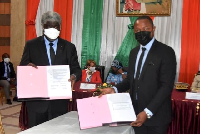 District d’Abidjan : l’association ivoirienne des déchets plastiques et les collectivités s’engagent à lutter efficacement contre les déchets plastiques 