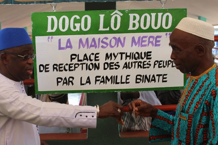 Le conseil municipal offre un apatam pour matérialiser le point de départ de la ville de Séguéla