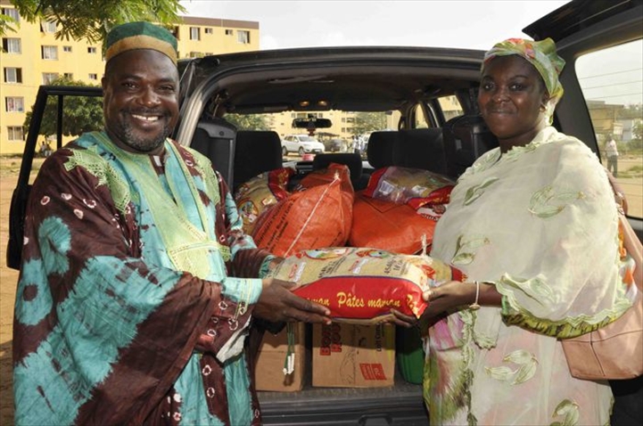 Le conseil du café-cacao fait des dons pour le ramadan