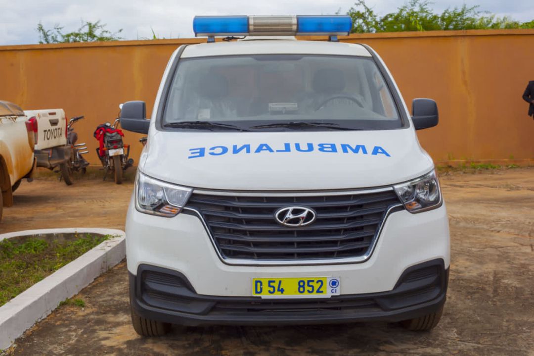 Département de Kounahiri, Région du BERE : le Chef de l'Etat offre une Ambulance à l'hôpital général