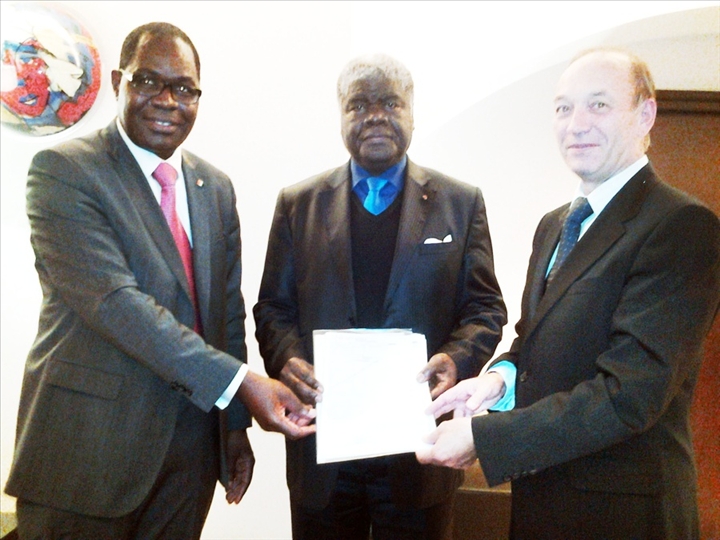 Offensive de Beugré Mambé en Europe: Des camions pompiers, des cars et du matériel de sécurité pour les Abidjanais