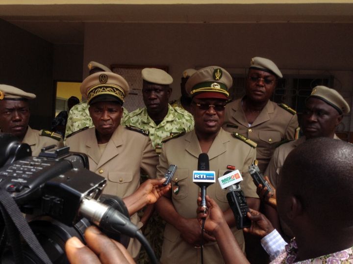 Douanes/Le Colonel Major Issa Coulibaly visite ses hommes dans le nord du pays