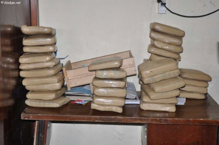 Un dealer interpellé aux abords des établissements scolaires à Dabou