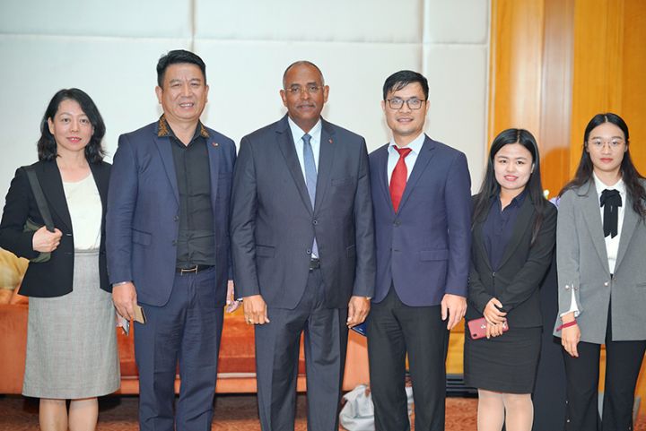 Tourisme/« Sublime Côte d’Ivoire »/Table-ronde des bailleurs à Dubaï Siandou Fofana mobilise 5 milliards de dollars !