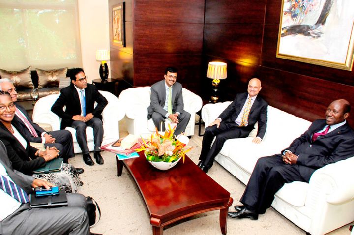 Transports: la société indienne Ashok Leyland va livrer 3600 autobus et  camions à la Côte d’Ivoire