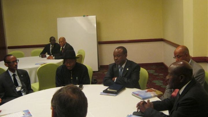 En marge du FEM 2014 à Abuja, Duncan échange avec l’ancien premier ministre britannique