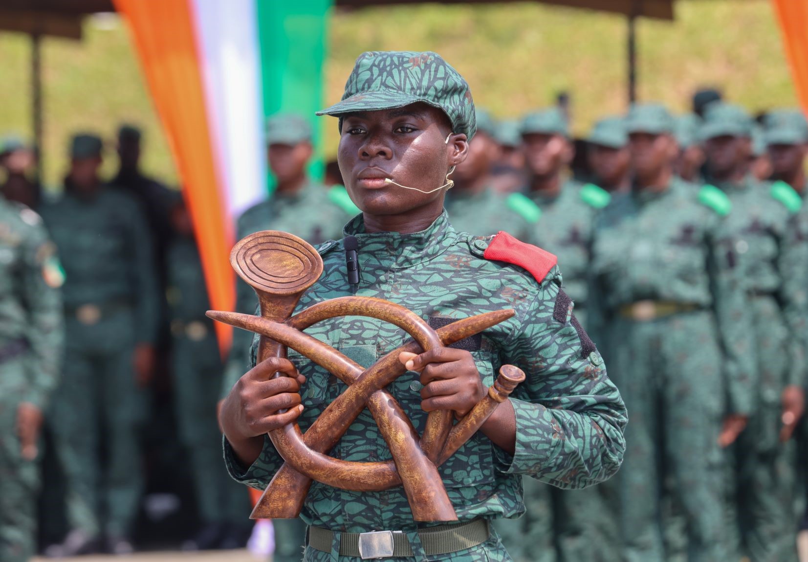 Eaux et Forêts : 1020 élèves officiers et sous-officiers dont 218 jeunes filles présentés au drapeau