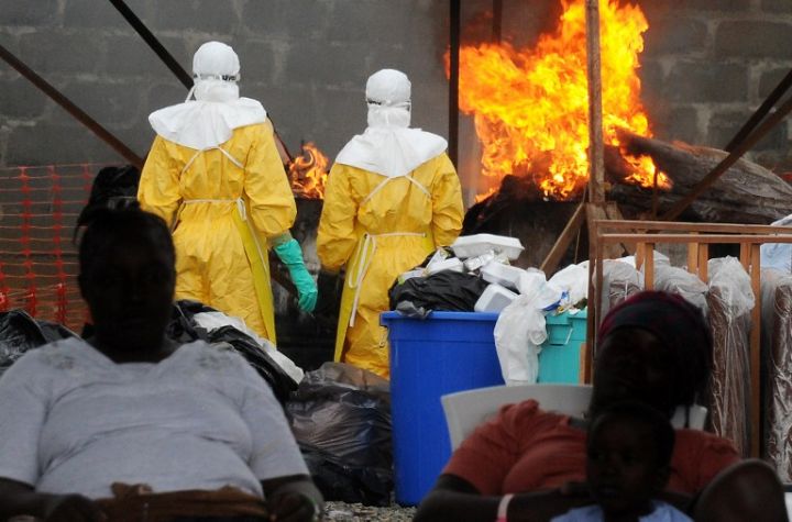 Ebola : le bilan de l’épidémie dépasse la barre des 5 000 morts