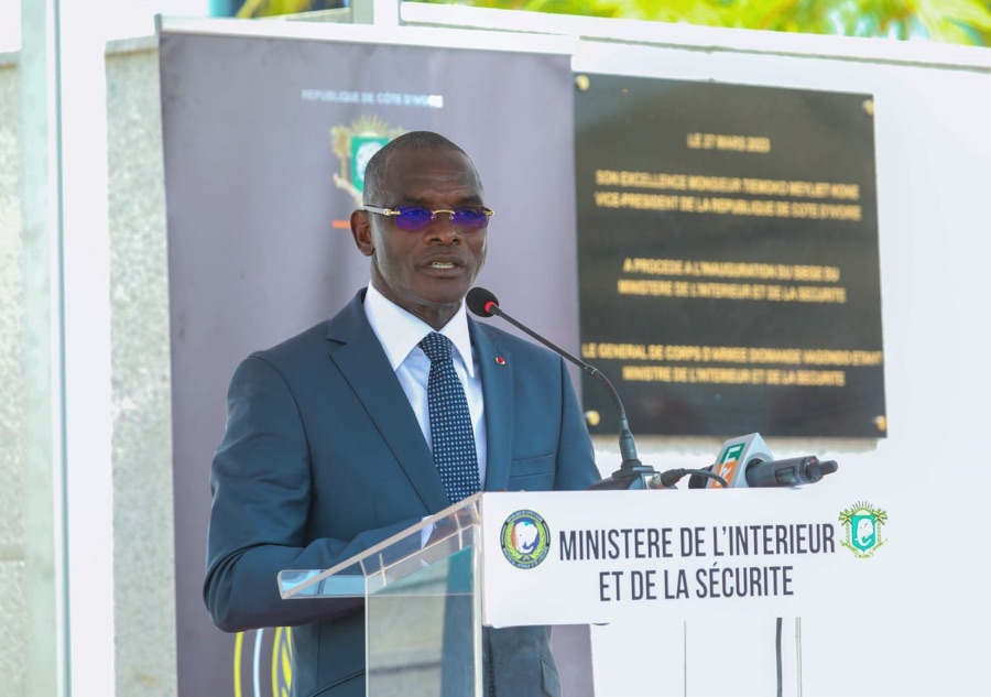 Échanges de vœux 2024 : le ministre Vagondo Diomandé félicite ses collaborateurs pour leur esprit de cohésion et leur engagement au travail