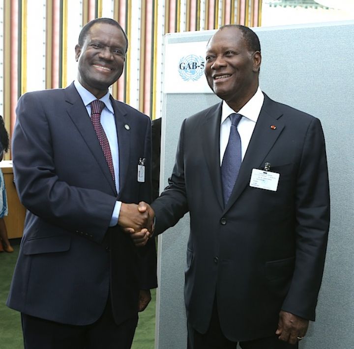 Le Président de la République, SEM Alassane OUATTARA, échange avec le Président de la Commission de la CEDEAO, M. Désiré Kadré OUEDRAOGO