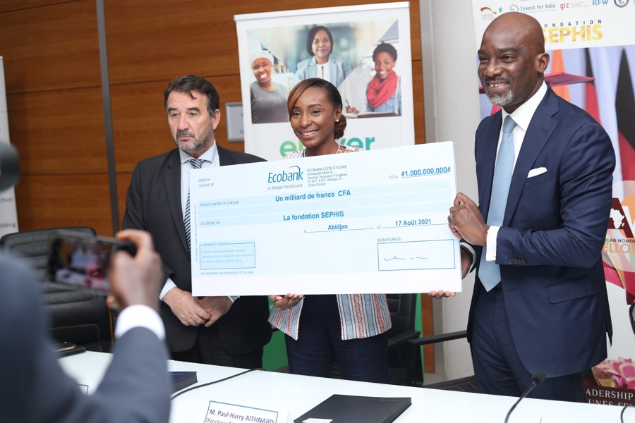 ECOBANK via la Fondation SEPHIS octroie un financement d'un milliard Fcfa aux femmes entrepreneures